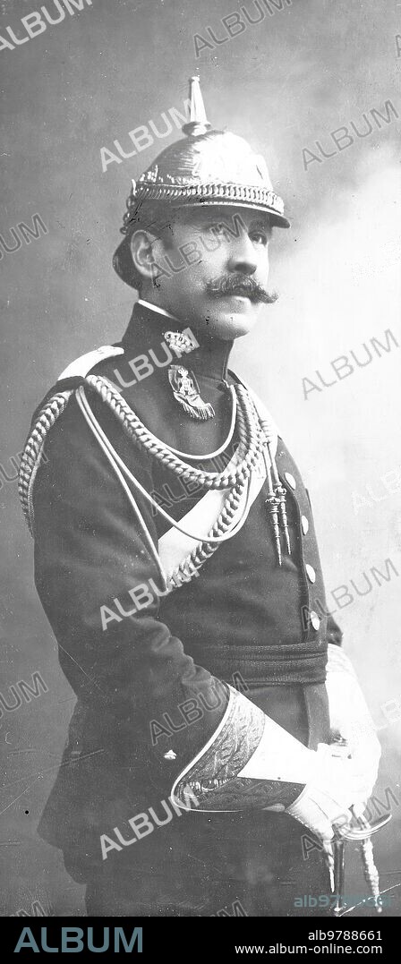 Abril 1914. El excelentísimo señor D. Ramón Echagüe y Méndez-Vigo, Conde del Serrallo, capitán general de Valencia.