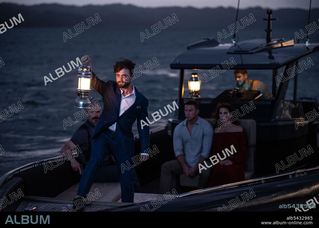 CHANNING TATUM, DANIEL RADCLIFFE y SANDRA BULLOCK en LA CIUDAD PERDIDA, 2022 (THE LOST CITY), dirigida por AARON NEE y ADAM NEE. Copyright Exhibit A / Fortis Films Production.