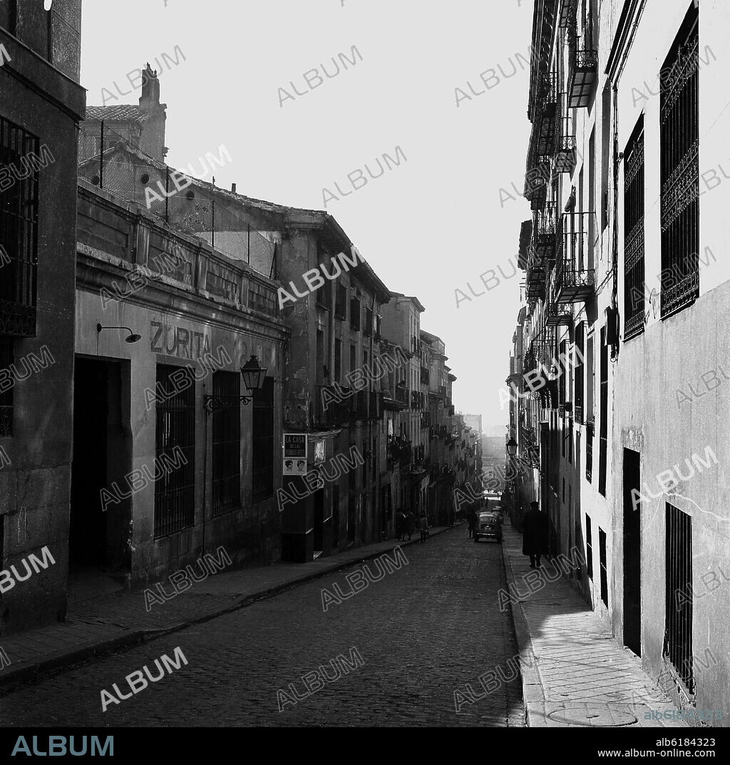 CALLE ZURITA - FOTOGRAFIA EN BLANCO Y NEGRO - AÑOS 60.