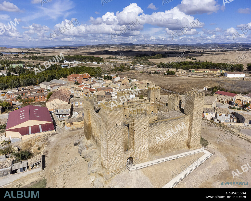 Sadaba Castle, 12th to 13th century, Sadaba, Cinco Villas, Aragon, Spain.