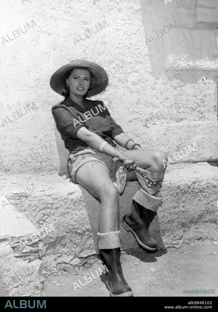 LOREN SOPHIA / LOREN SOFIA 1934/. SOPHIA LOREN en LA CHICA DEL RÍO, 1955 (LA DONNA DEL FIUME), dirigida por MARIO SOLDATI. Copyright PONTI-DE LAURENTIIS CINEMATOGRAFICA.