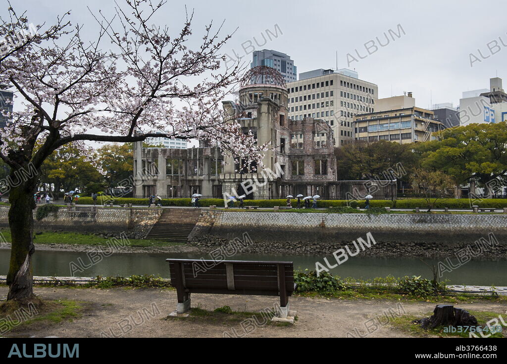 Atomic Bomb Dome (Genbaku Dome), Hiroshima Peace Memorial, UNESCO World Heritage Site, Hiroshima, Japan, Asia.