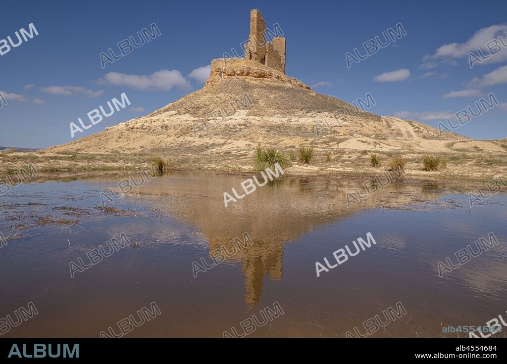 Castillo de Montuenga de Soria, Castillo de los Padilla, Montuenga de Soria, Comarca de Arcos de Jalón, Soria, comunidad autónoma de Castilla y León, Spain, Europe.
