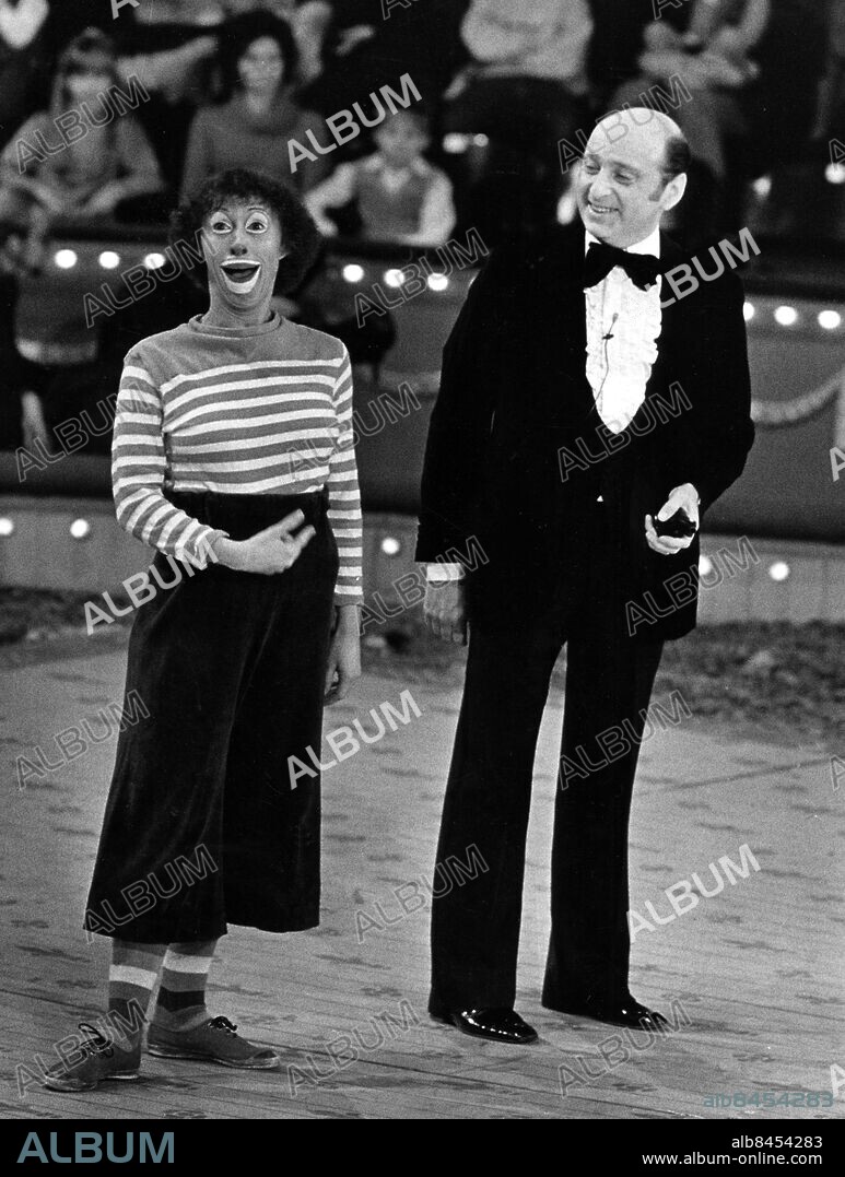 ARKIV 1979. Eva Rydberg som clown hos Cirkus Scott. Här tillsammans med cirkusdirektören Francois Bronett (1932-1994). Foto:Reportagebild Kod.37770. Scanpix Sweden.