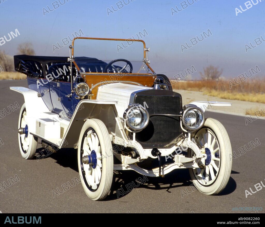 Lozier built 'quality cars for quality people' from 1905-17. This is a 1916 65hp tourer, Model 84.