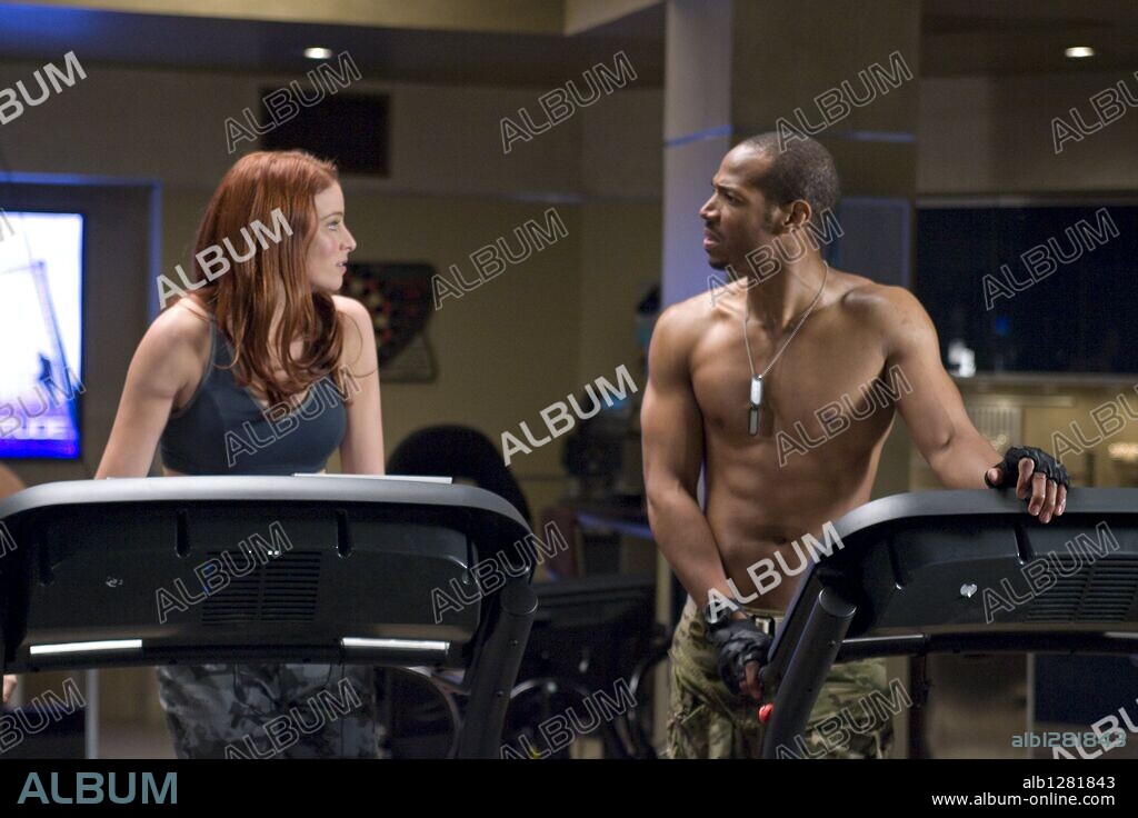 MARLON WAYANS and RACHEL NICHOLS in G. I. JOE: RISE OF COBRA, 2009, directed by STEPHEN SOMMERS. Copyright PARAMOUNT PICTURES.