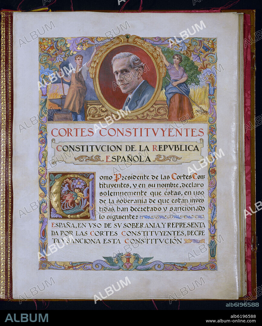 PRIMERA PAGINA DE LA CONSTITUCION DE 1931 CON EL RETRATO DE JULIAN BESTEIRO PRESIDENTE DE LAS CORTES CONSTITUYENTES.