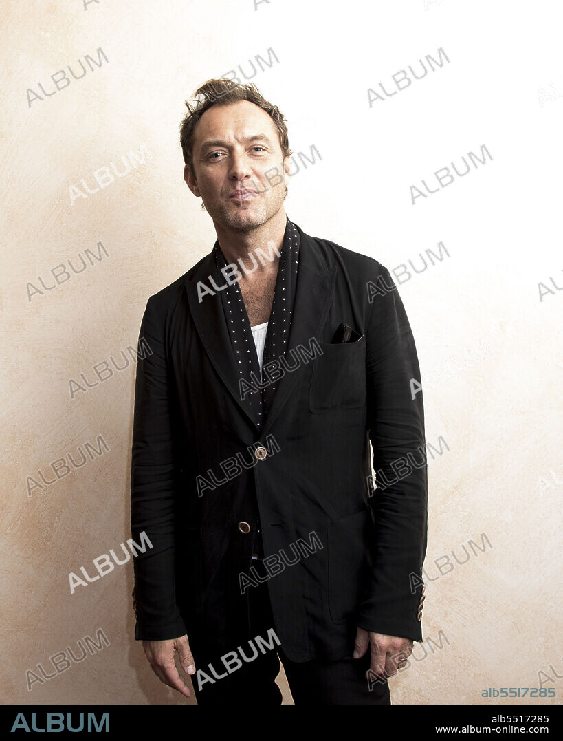 JUDE LAW. September 1, 2019, Hollywood, CA, USA: Jude Law is an English actor stars in the movie The New Pope (Credit Image: © Armando Gallo/ZUMA Studio).