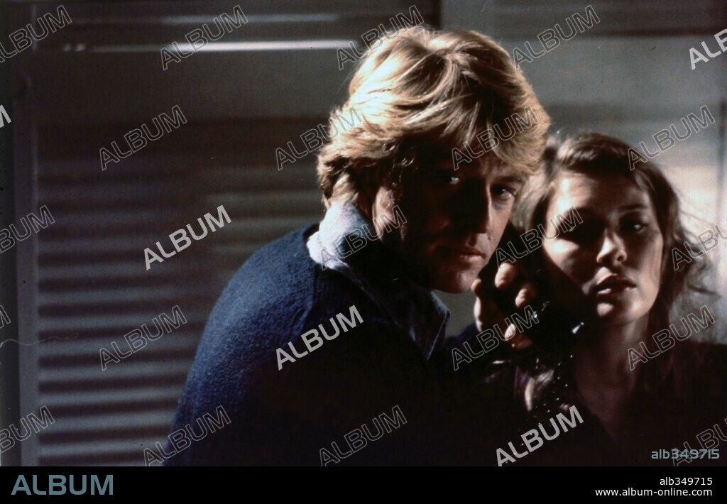FAYE DUNAWAY y ROBERT REDFORD en LOS TRES DÍAS DEL CÓNDOR, 1975 (THREE DAYS OF THE CONDOR), dirigida por SYDNEY POLLACK. Copyright PARAMOUNT PICTURES.