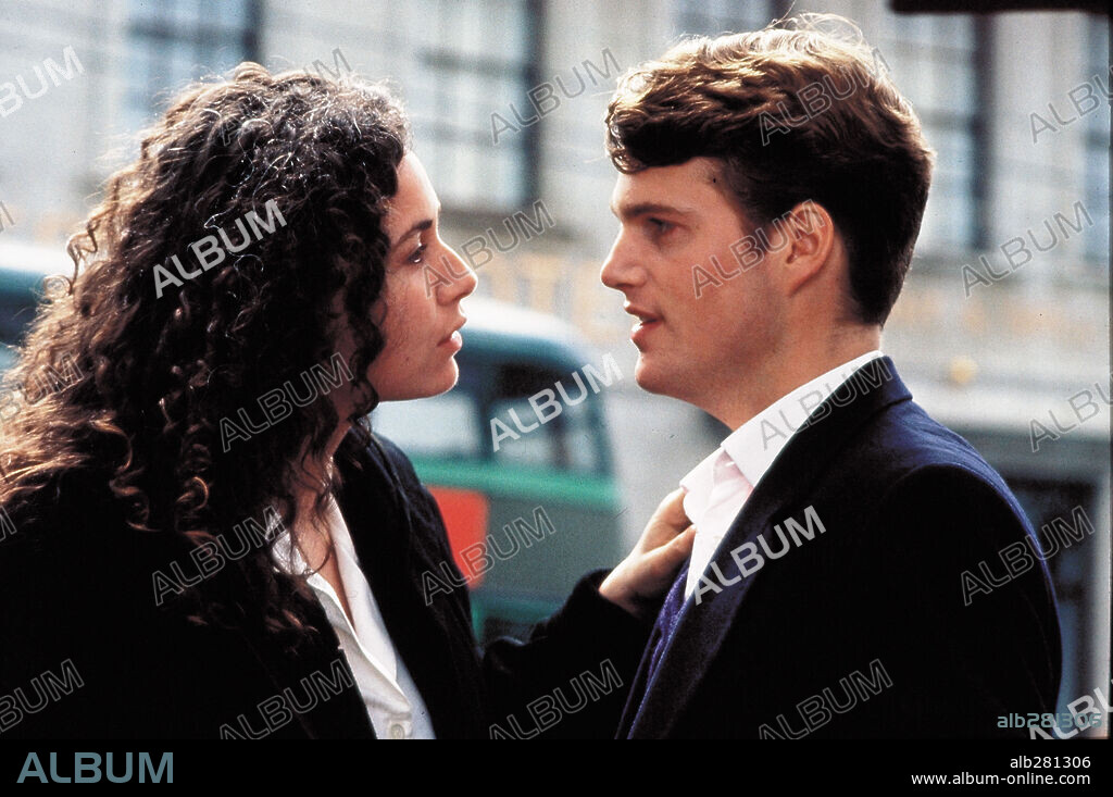 CHRIS O'DONNELL y MINNIE DRIVER en CÍRCULO DE AMIGOS, 1995 (CIRCLE OF FRIENDS), dirigida por PAT O'CONNOR. Copyright SAVOY PICTURES / APPLEBY, DAVID.