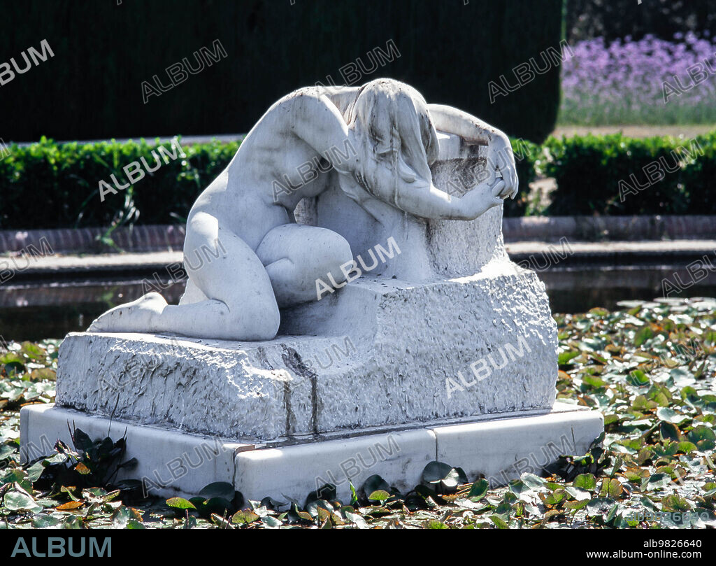 JOAN LLIMONA I BRUGUERA. El desconsuelo, 1907. Parque de la Ciudadela de Barcelona.