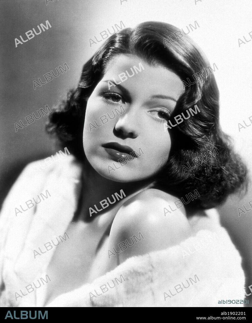 RITA HAYWORTH en LA DAMA EN CUESTIÓN, 1940 (THE LADY IN QUESTION), dirigida por CHARLES VIDOR. Copyright COLUMBIA PICTURES.
