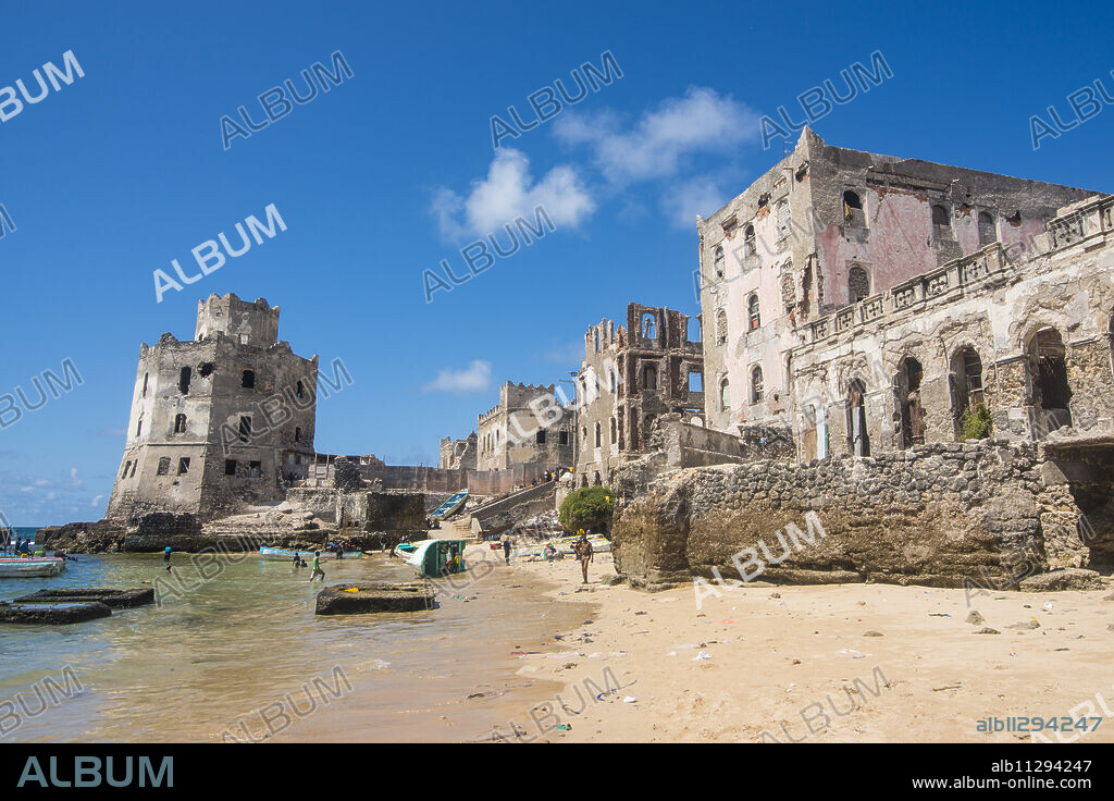 The old Italian harbour with its lighthouse, Mogadishu, Somalia, Africa.