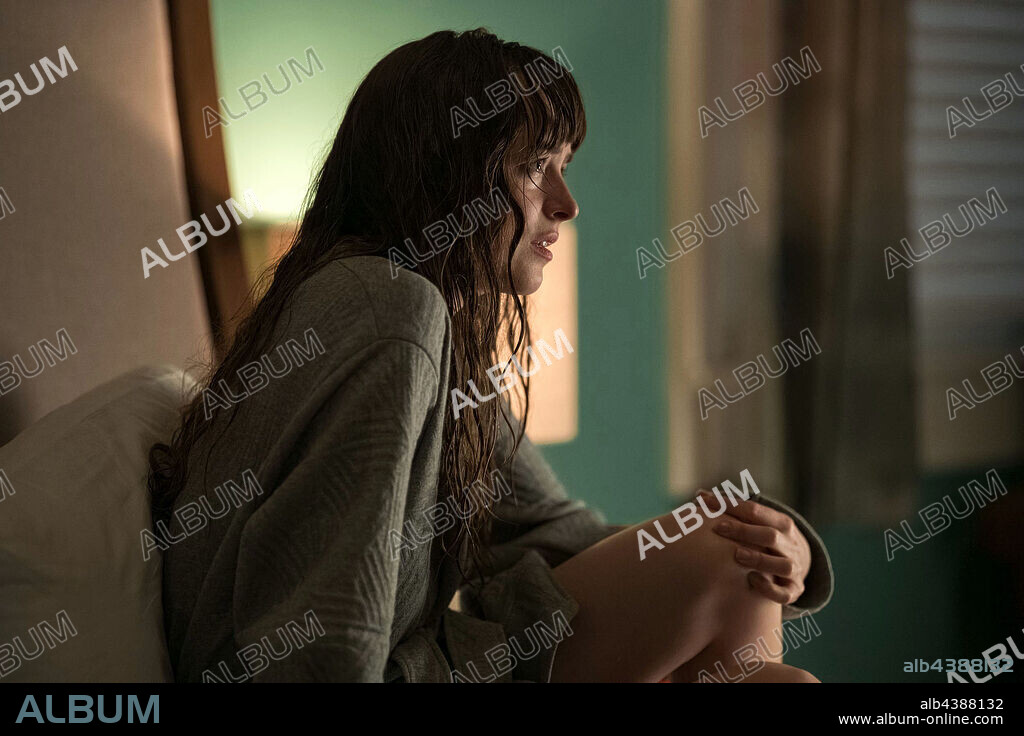 DAKOTA JOHNSON in WOUNDS, 2019, directed by BABAK ANVARI. Copyright ANNAPURNA PICTURES.