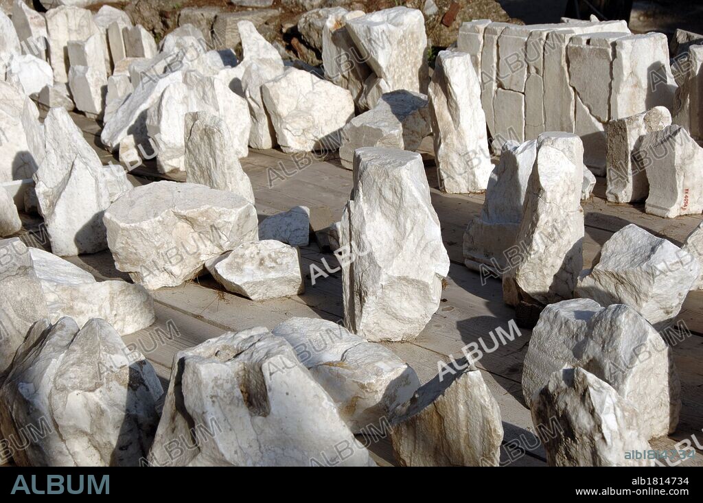 ARTE GRIEGO. GRECIA. ASCLEPIEION. Restos del templo reconstruido dedicado al culto al dios Asclepio (Esculapio), protector de la medicina. 420-419 A. C. Acrópolis. ATENAS.