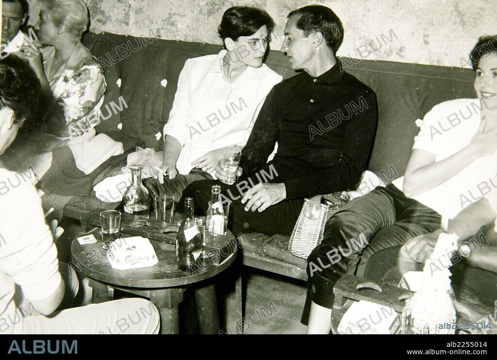 DOMINGUIN , LUIS MIGUEL. MATADOR DE TOROS ESPAÑOL. MADRID 1926 - 1996. CON SU MUJER LUCIA BOSE.