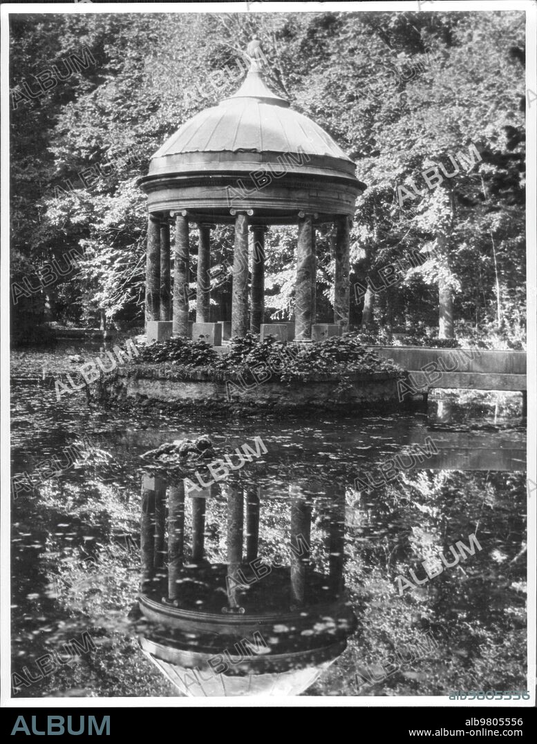 1960. Templete de los Lagos del Jardin del príncipe donde se Celebran Hace más de 50 Años las Grandes Cacerías de Faisanes. Fecha Aprox.