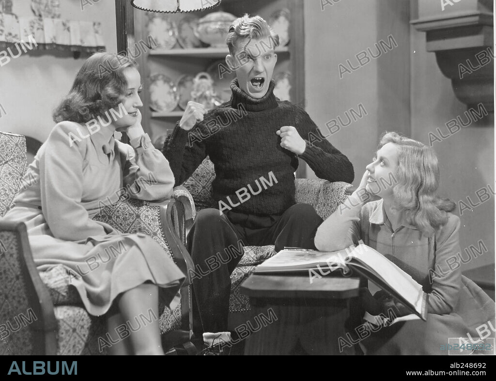 FERNANDO FERNAN GOMEZ en MI ENEMIGO Y YO, 1944, dirigida por RAMON QUADRENY. Copyright CIFESA.