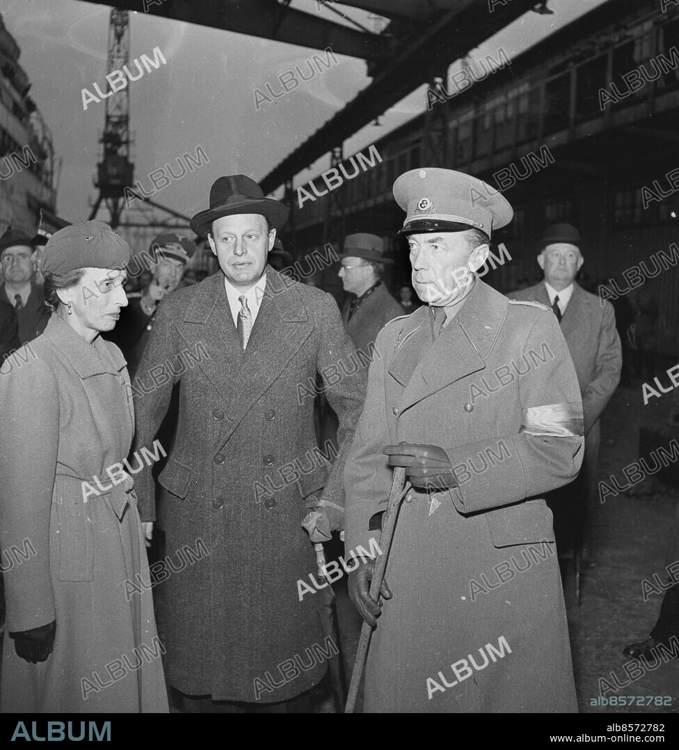 Fångutväxling mellan England och Tyskland i Göteborg. Båten MS Drottningholm. Drottning Louise och Folke Bernadotte.. Andra Världskriget.1943.. *** Local Caption *** . KAMERAREPORTAGE.