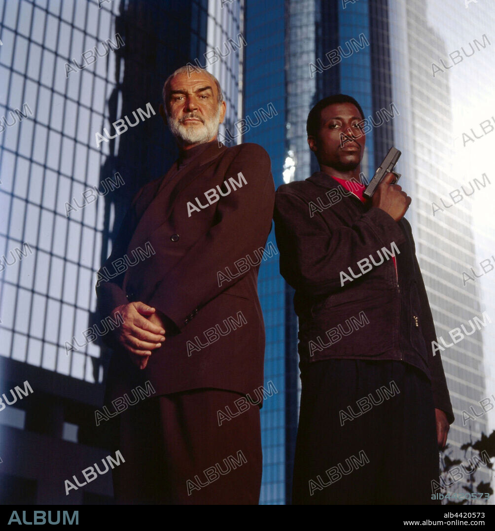 SEAN CONNERY y WESLEY SNIPES en SOL NACIENTE, 1993 (RISING SUN), dirigida por PHILIP KAUFMAN. Copyright 20TH CENTURY FOX.