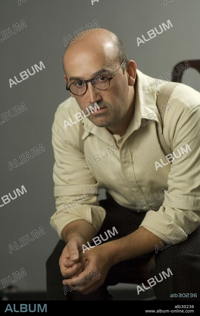 JAVIER CAMARA en LOS GIRASOLES CIEGOS, 2008, dirigida por JOSE LUIS CUERDA. Copyright ESTUDIOS ORGANIZATIVOS Y PROYECTOS CINEMATOGRAFICOS/ / NIETO, MATIAS.