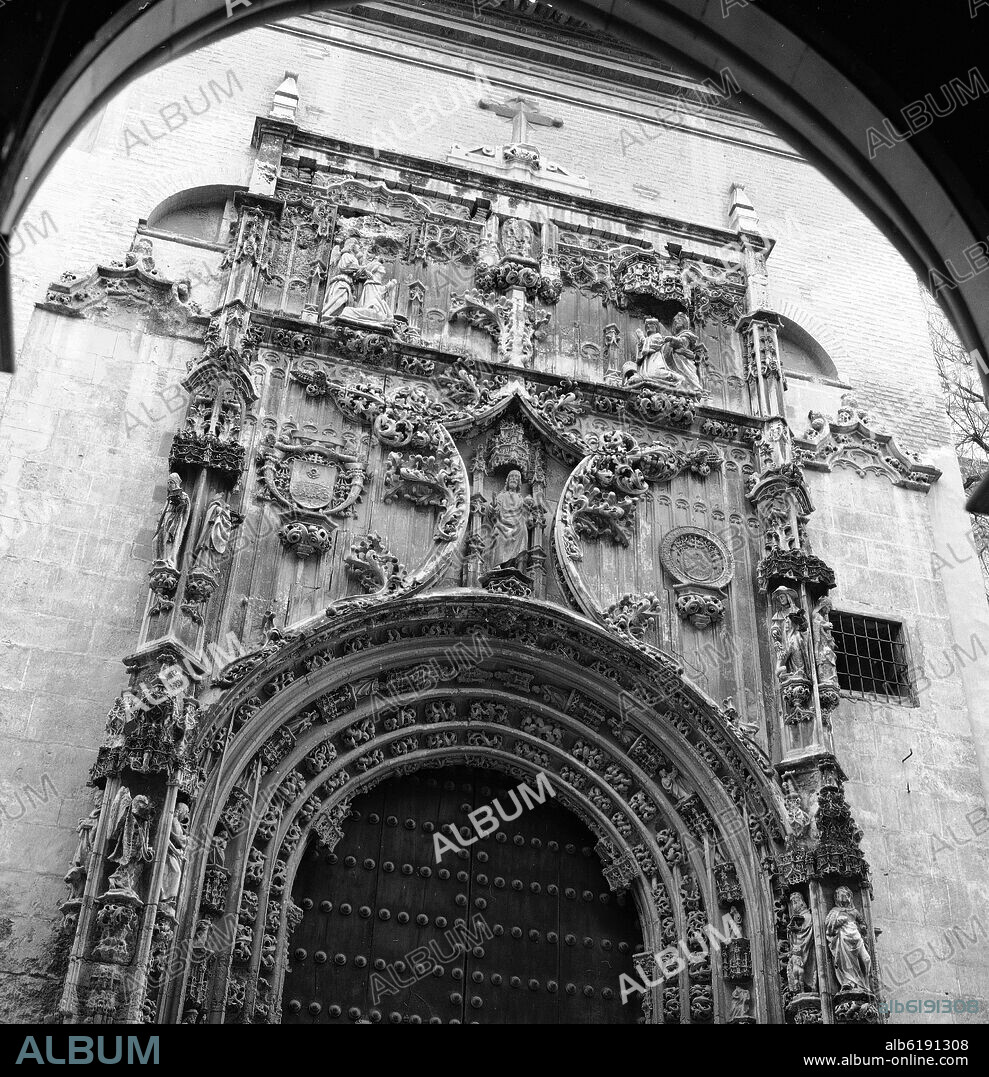PORTADA DE LA IGLESIA DEL SAGRARIO - ESTILO REYES CATOLICOS - 1488 - GOTICO ISABELINO - FOTOGRAFIA EN BLANCO Y NEGRO - AÑOS 60.