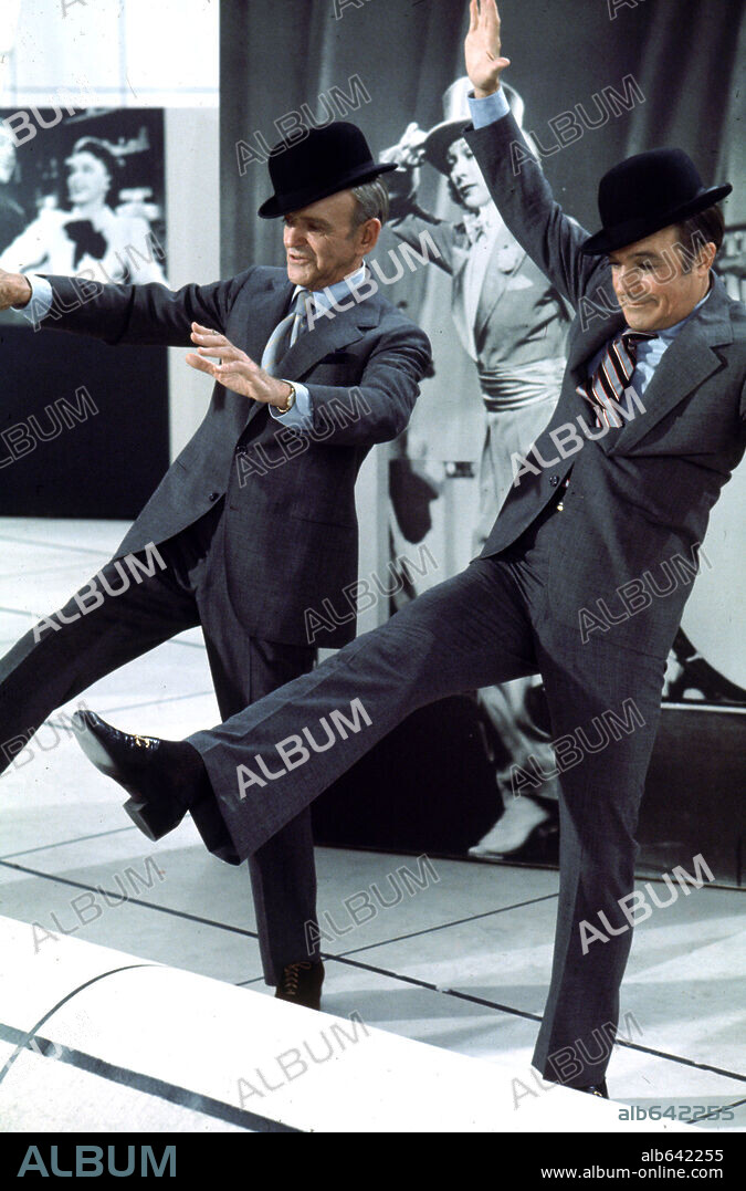 FRED ASTAIRE y GENE KELLY en THAT'S ENTERTAINMENT, PART II, 1976, dirigida por GENE KELLY. Copyright M.G.M.