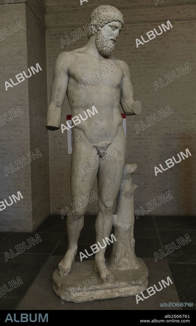 ARTE GRIEGO. EPOCA CLASICA. GRECIA. "El rey de Munich". Dios o Héroe??. Copia romana de un original griego fechado hacia el 460 a. C. Glyptothek. Munich. Alemania. Europa.