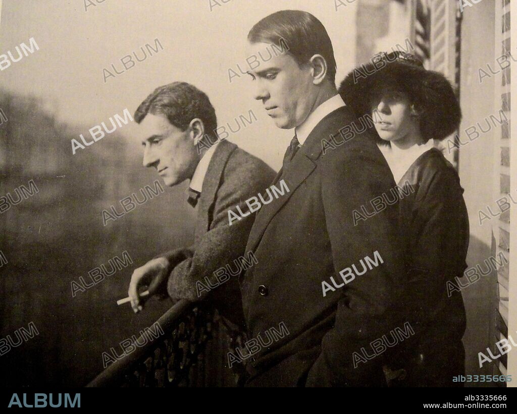 ANONYMOUS. Maurice Ravel, Vaslav Nijinsky, Bronislava Nijinska in Paris.