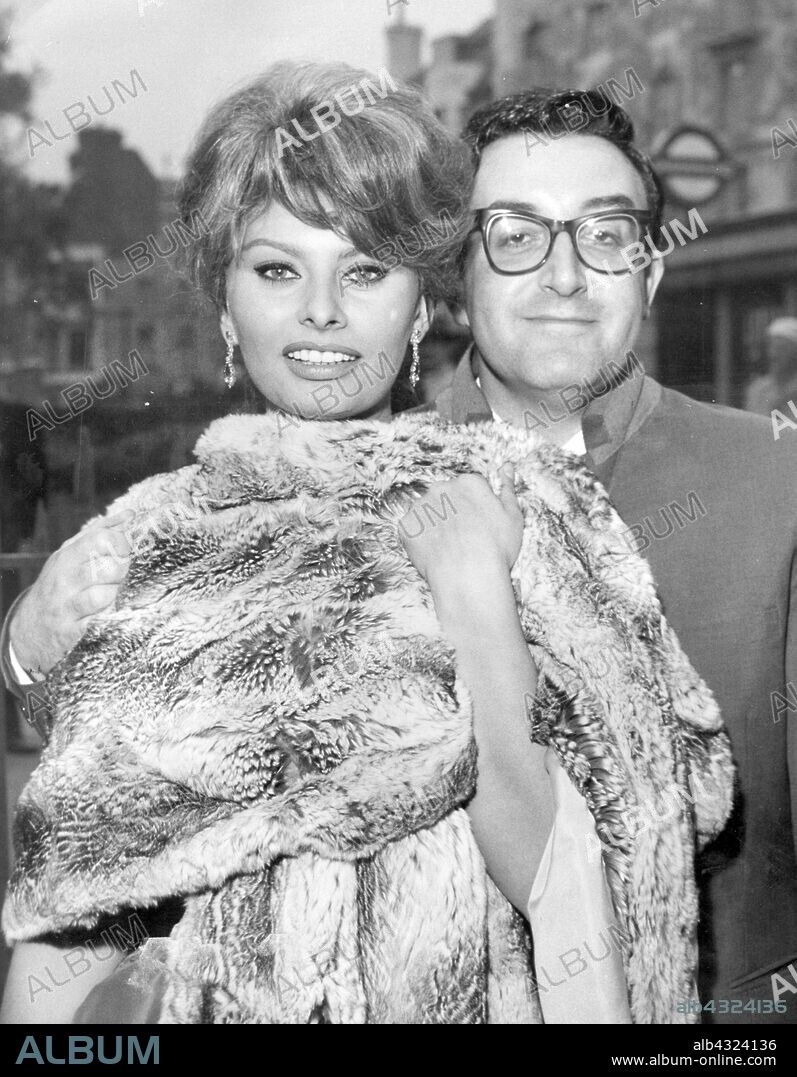 LOREN SOPHIA / LOREN SOFIA 1934/ and peter sellers. PETER SELLERS and SOPHIA LOREN in THE MILLIONAIRESS, 1960, directed by ANTHONY ASQUITH. Copyright 20TH CENTURY FOX.