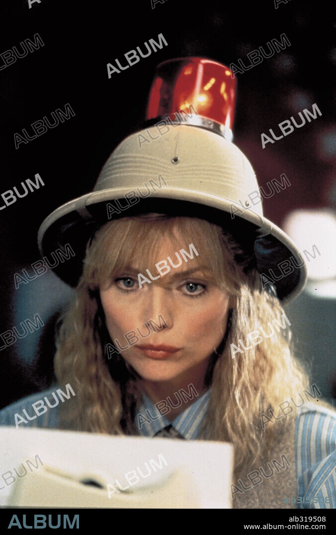 MICHELLE PFEIFFER en HISTORIA DE LO NUESTRO, 1999 (THE STORY OF US), dirigida por ROB REINER. Copyright CASTLE ROCK ENTERTAINMENT.