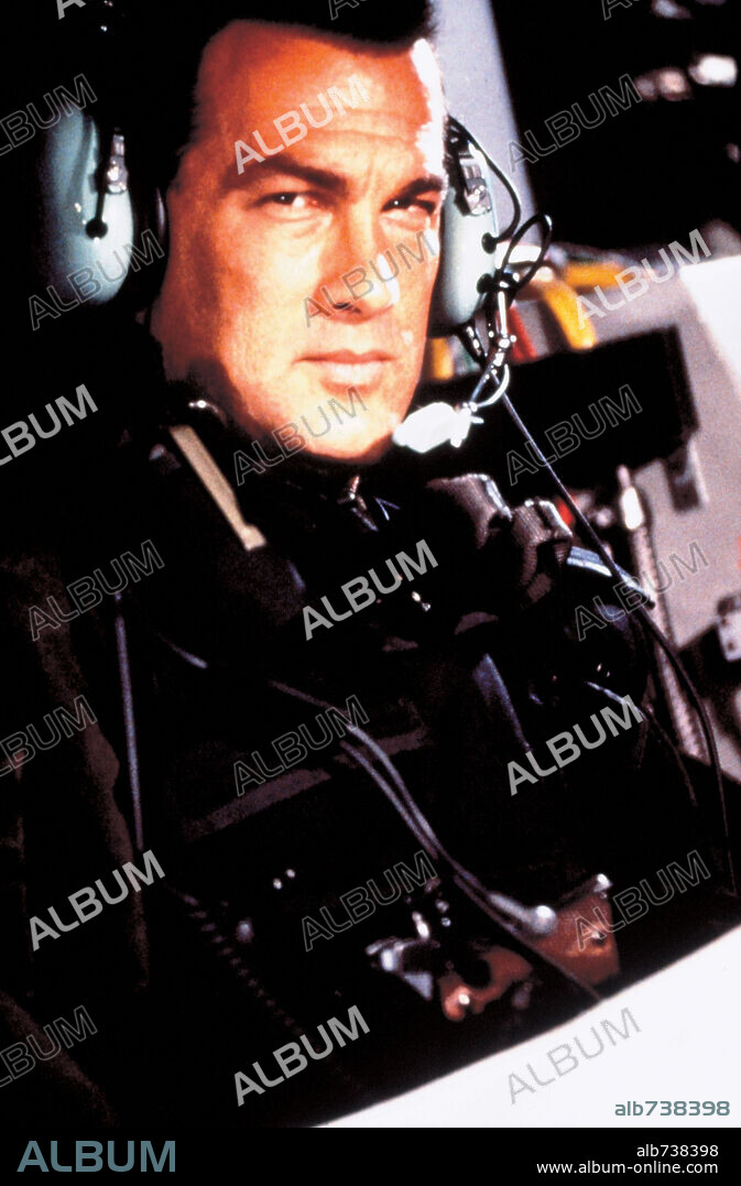 STEVEN SEAGAL en DECISIÓN CRÍTICA, 1996 (EXECUTIVE DECISION), dirigida por STUART BAIRD. Copyright WARNER BROS.