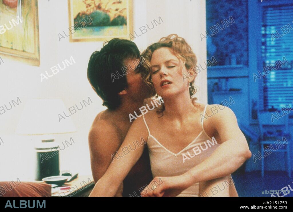 NICOLE KIDMAN et TOM CRUISE dans EYES WIDE SHUT, 1999, réalisé par STANLEY KUBRICK. Copyright WARNER BROS. PICTURES.