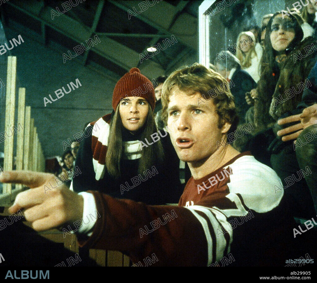 ALI MacGRAW y RYAN O'NEAL en LOVE STORY, 1970, dirigida por ARTHUR HILLER. Copyright PARAMOUNT PICTURES.