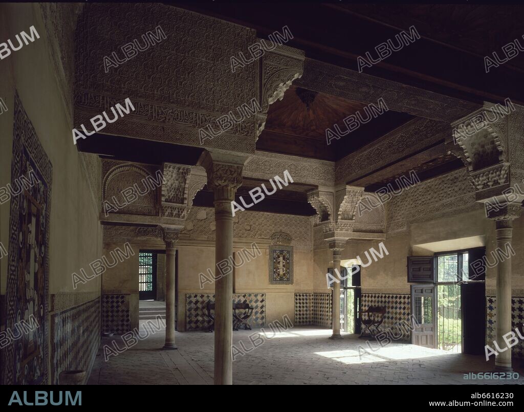 MEXUAR DE LA ALHAMBRA DE GRANADA - SALA DE RECEPCION PUBLICA - SIGLO XIV.