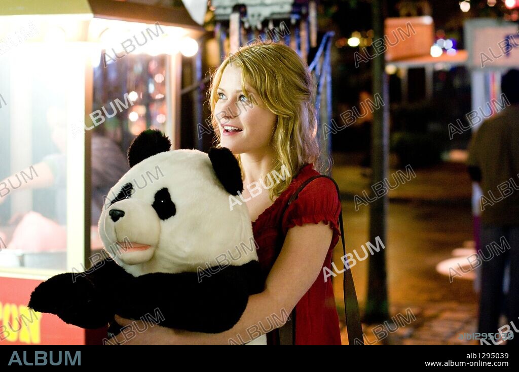 EMILIE DE RAVIN in REMEMBER ME, 2010, unter der Regie von ALLEN COULTER. Copyright UNDERGROUND FILMS AND MANAGEMENT.