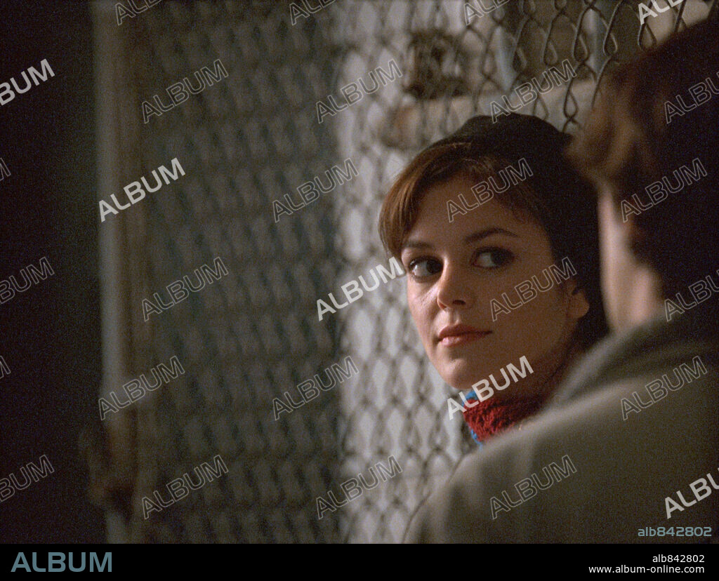 NORA ZEHETNER in BRICK, 2005, directed by RIAN JOHNSON. Copyright BERGMAN LUSTIG PRODUCTIONS / YEDLIN, STEVE.