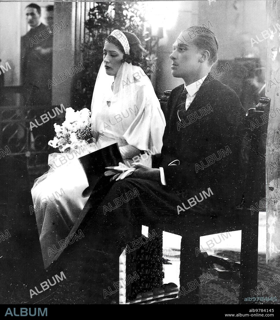 June 20, 1933. Image of the wedding between HRH Alfonso de Borbón y Battenberg and Miss Edelmira Sampedro y Robato, held in Lausanne (Switzerland). Ten days before the wedding, the until then Prince of Asturias, formally renounced his rights to the Throne of Spain.