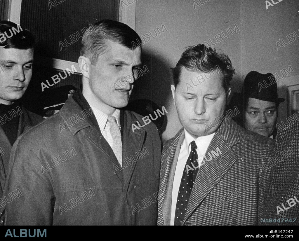 Stockholm 1967-02-17. Handenmorden, tre mord på två poliser och en väktare i Handens centrum som bevakade en stöldliga.. Den huvudmisstänkte Leif Peters (th) förs in i Södertörns domsaga. Foto: John Källström / SvD / TT / kod 12014.