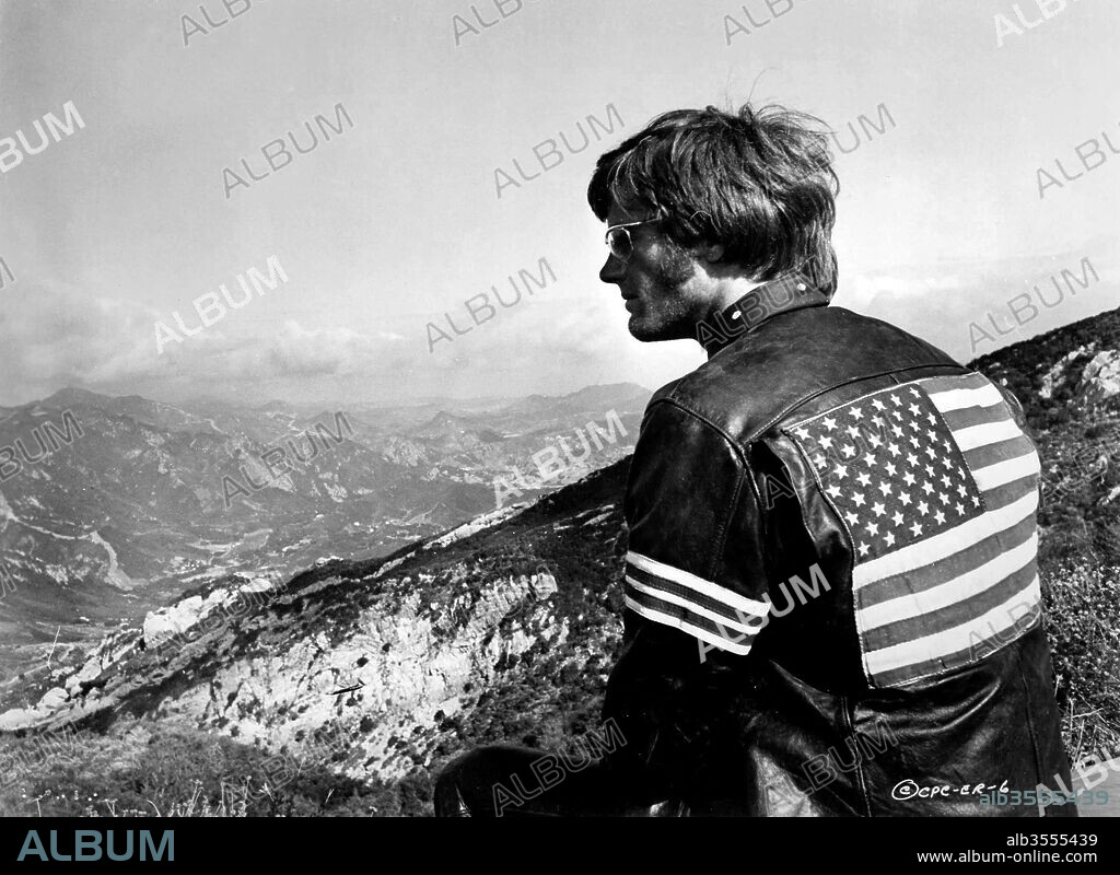 PETER FONDA in EASY RIDER, 1969, directed by DENNIS HOPPER. Copyright COLUMBIA PICTURES.