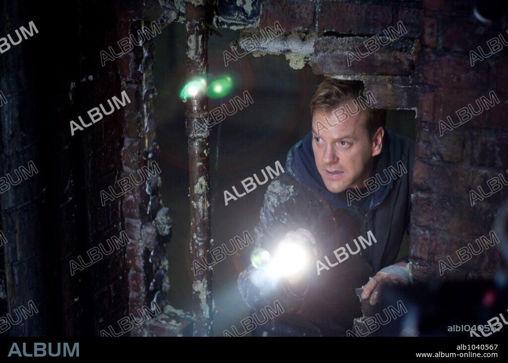 KIEFER SUTHERLAND en REFLEJOS, 2008 (MIRRORS), dirigida por ALEXANDRE AJA. Copyright CASTEL FILM ROMANIA/NEW REGENCY PICTURES/REGENCY ENTERPRISES / SALABASEV, TONI.