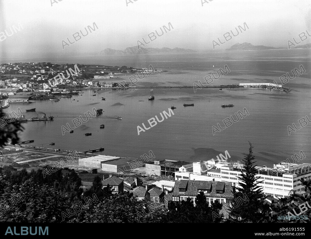 RIA DE VIGO - FOTOGRAFIA EN BLANCO Y NEGRO - AÑOS 60.
