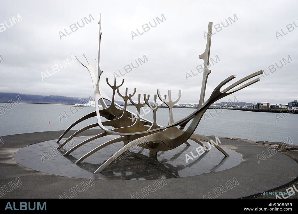 Sun Voyager by Jón Gunnar Árnason (1931 - 1989) an Icelandic sculptor. The sculpture, also known as, Sólfar, is a dreamboat, an ode to the sun. Dated 21st Century.