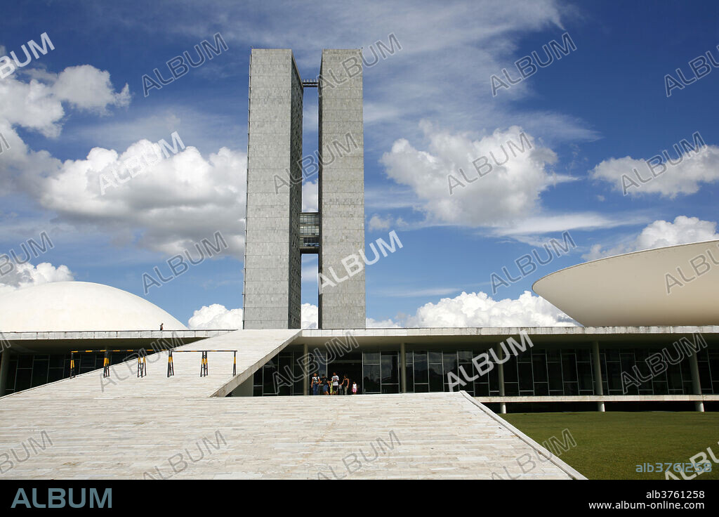 Congresso Nacional (National Congress) designed by Oscar Niemeyer, Brasilia, UNESCO World Heritage Site, Brazil, South America.