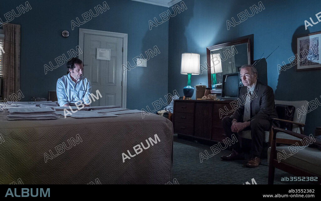 BOB ODENKIRK and MATTHEW RHYS in THE POST, 2017, directed by STEVEN SPIELBERG. Copyright Amblin EnterT/ DreamWorks SKG / Pascal Pictures / Participan / TAVERNISE, NIKO.