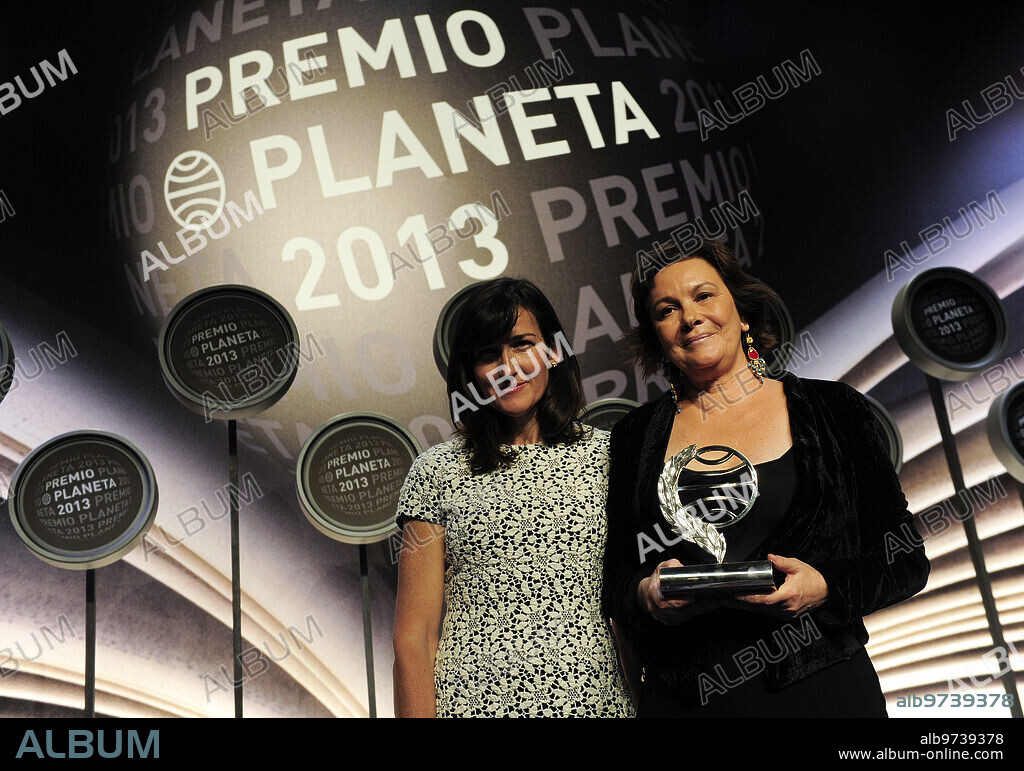 Barcelona. 15.10.2013. La Ganadora del premio planeta 2013. Clara Sanchez. Y la Finalista. Angeles Gonzalez Sinde. Fotos Ines Baucells. Archdc.