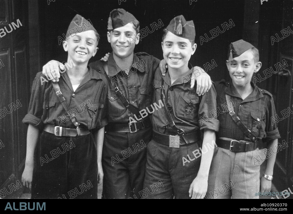 Spanish Civil War - Spain in 1937 - Nationalist boys in Madrid during the Spanish Civil War (1936-1939). Photo Erich Andres.