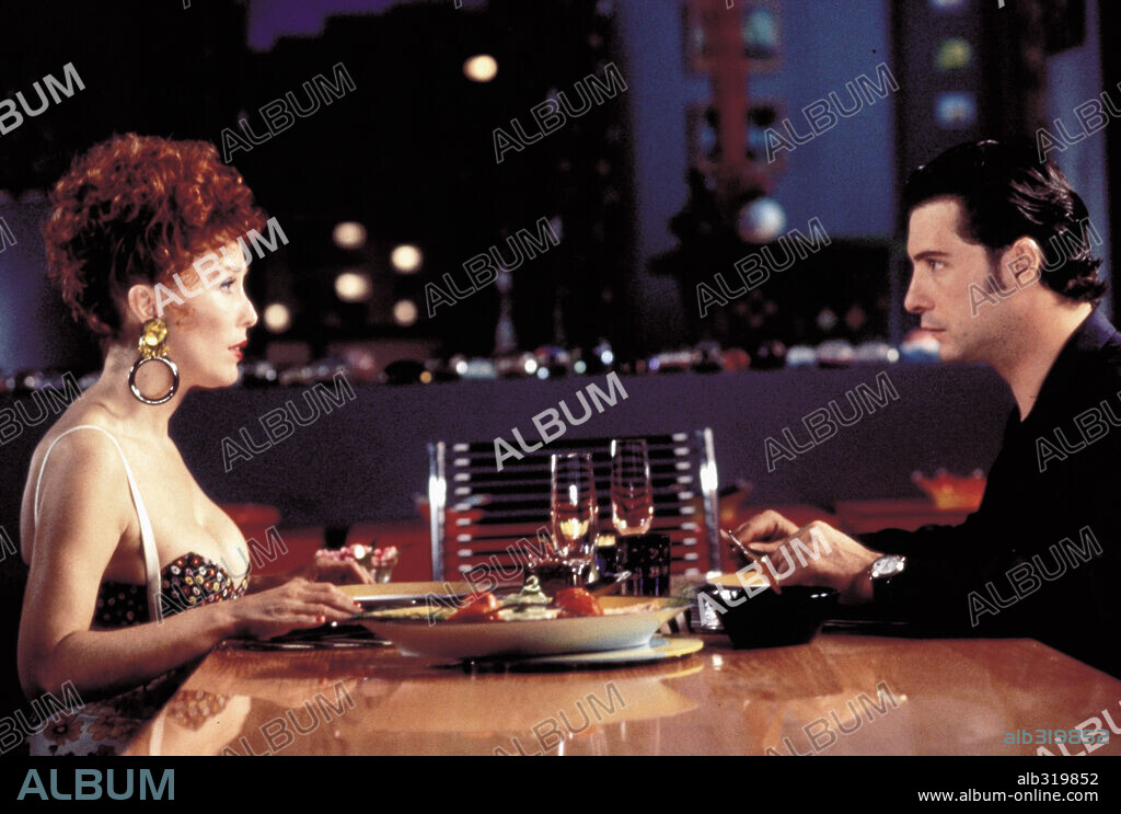 ALEX CASANOVAS y VERONICA FORQUE en KIKA, 1993, dirigida por PEDRO ALMODOVAR. Copyright EL DESEO S.A / LEROY, JEAN MARIE.