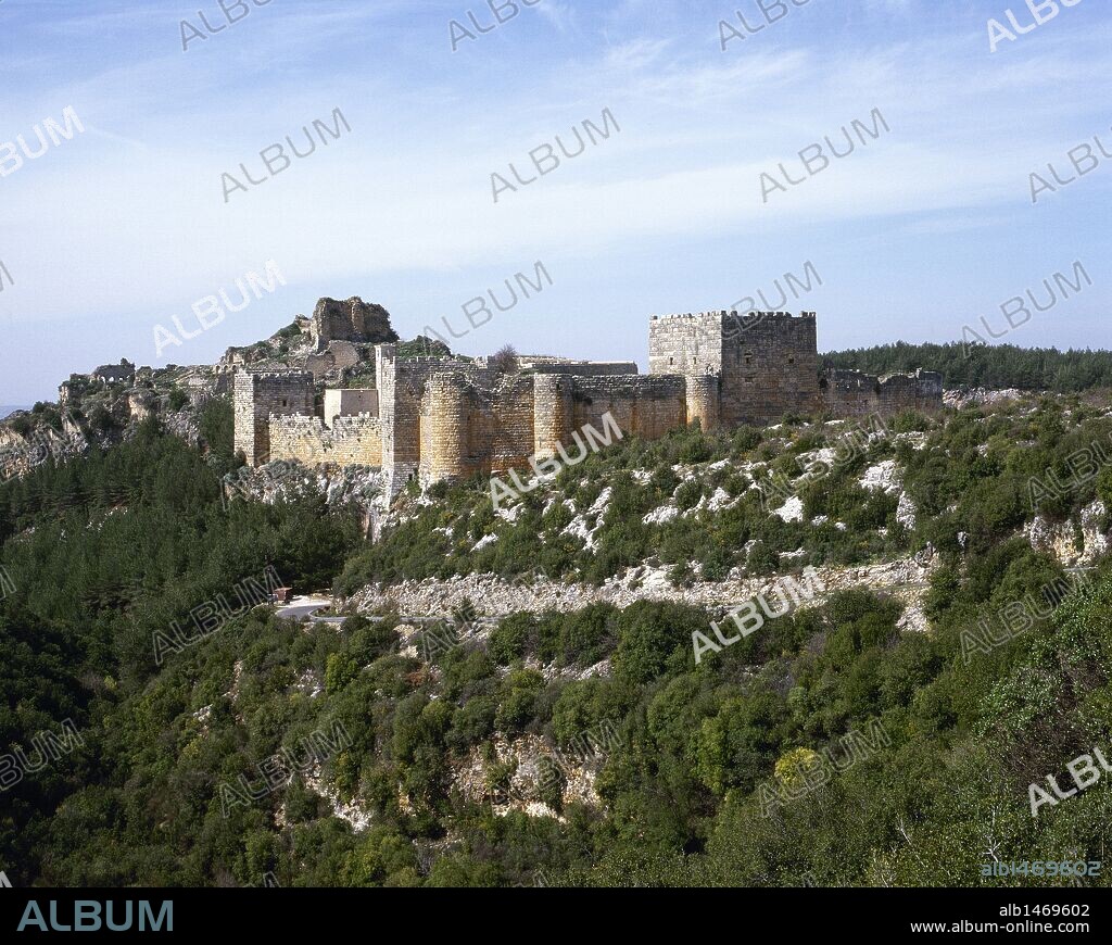 SIRIA. Panorámica del CASTILLO DE SALADINO, que recibe este nombre desde 1957 en memoria de la toma de la fortaleza por Saladino en 1188, durante las Cruzadas. Alrededores de Haffe.