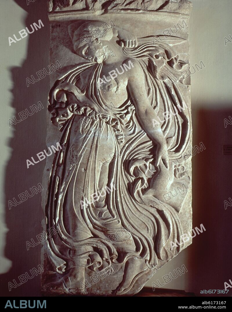 CALÍMACO (copia). RELIEVE ROMANO DE MENADE DANZANDO-S V AC-.